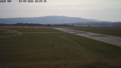 Pojezdová dráha, Runway