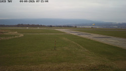 Pojezdová dráha, Runway