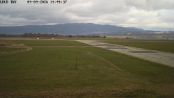 Pojezdová dráha, Runway