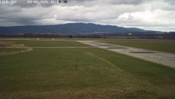 Pojezdová dráha, Runway