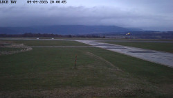 Pojezdová dráha, Runway