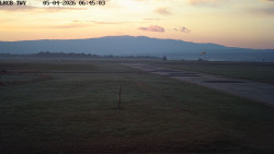 Pojezdová dráha, Runway