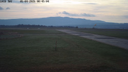 Pojezdová dráha, Runway