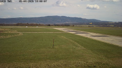 Pojezdová dráha, Runway