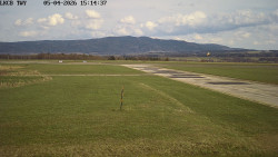 Pojezdová dráha, Runway