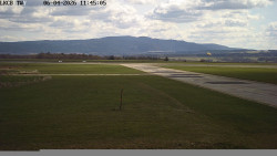 Pojezdová dráha, Runway