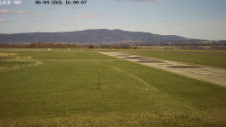 Pojezdová dráha, Runway