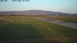 Pojezdová dráha, Runway