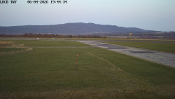 Pojezdová dráha, Runway