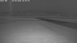 Pojezdová dráha, Runway