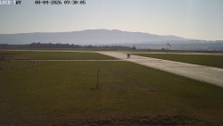 Pojezdová dráha, Runway