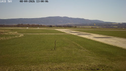 Pojezdová dráha, Runway