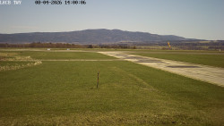 Pojezdová dráha, Runway