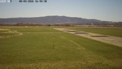 Pojezdová dráha, Runway