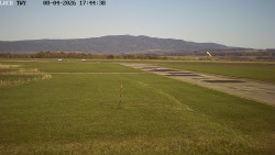 Pojezdová dráha, Runway