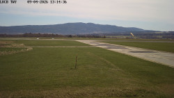 Pojezdová dráha, Runway