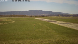 Pojezdová dráha, Runway