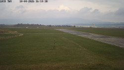 Pojezdová dráha, Runway