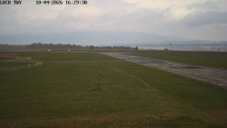 Pojezdová dráha, Runway