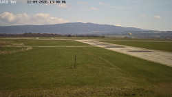 Pojezdová dráha, Runway