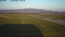 Pojezdová dráha, Runway