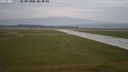 Pojezdová dráha, Runway