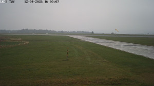 Letiště Cheb - Pojezdová dráha, Runway - 12.4.2026 v 16:00 Letiště Cheb - Pojezdová dráha, Runway - 12.4.2026 v 16:00