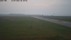 Pojezdová dráha, Runway