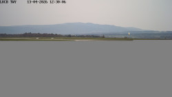 Pojezdová dráha, Runway