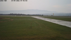 Pojezdová dráha, Runway