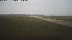 Pojezdová dráha, Runway