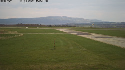 Pojezdová dráha, Runway