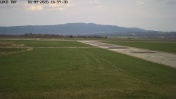 Pojezdová dráha, Runway