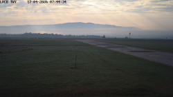 Pojezdová dráha, Runway