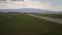 Pojezdová dráha, Runway