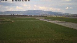 Pojezdová dráha, Runway