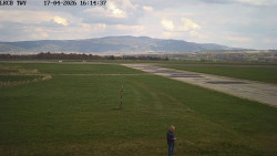 Pojezdová dráha, Runway