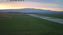 Pojezdová dráha, Runway