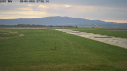Pojezdová dráha, Runway
