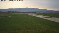 Pojezdová dráha, Runway