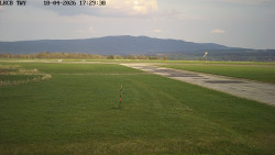 Pojezdová dráha, Runway