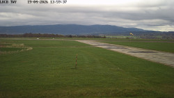 Pojezdová dráha, Runway