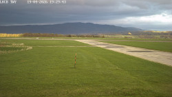 Pojezdová dráha, Runway