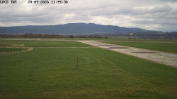 Pojezdová dráha, Runway