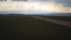 Pojezdová dráha, Runway