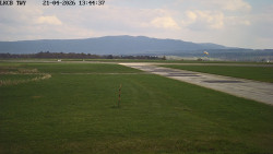 Pojezdová dráha, Runway