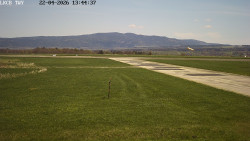 Pojezdová dráha, Runway