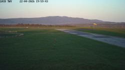 Pojezdová dráha, Runway