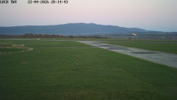 Pojezdová dráha, Runway