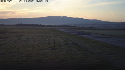 Pojezdová dráha, Runway